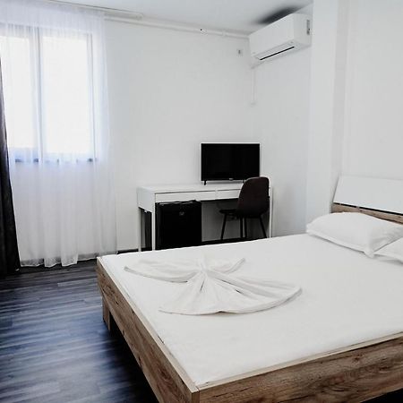 Casa Adan Apartment Дробета-Турну Северин Екстериор снимка